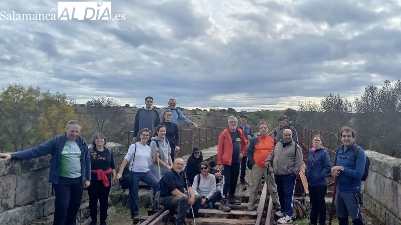 La ruta Puente de Hierro de Lumbrales muestra a los senderistas el patrimonio de la villa