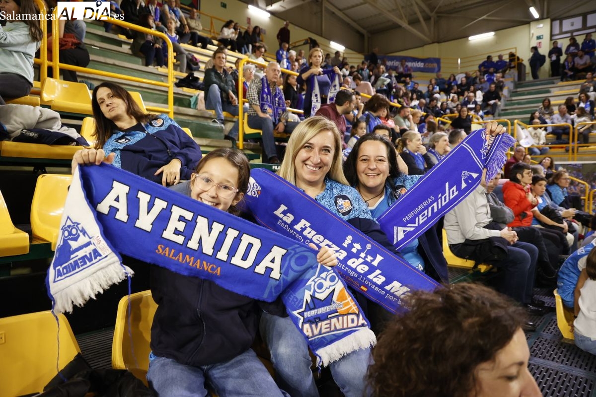 La afición del Perfumerías Avenida se despide de su equipo por el parón de selecciones (VÍDEO Y FOTOS)