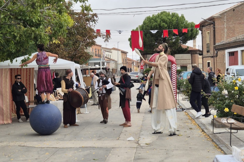 La IX Feria Mudéjar llena de actividad y ambiente las calles de Rágama
