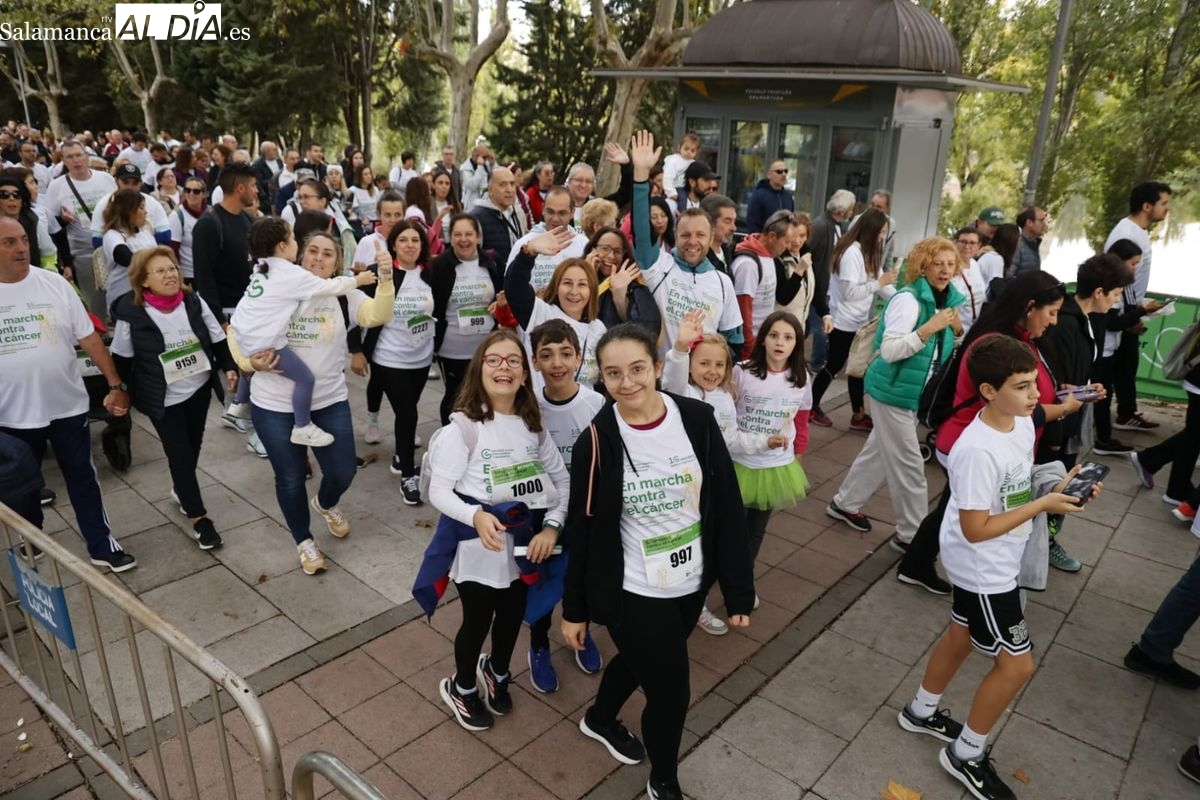 Marcha Contra el Cáncer en Salamanca, la solidaridad de miles de personas. Amplia GALERÍA DE FOTOS Y VÍDEO