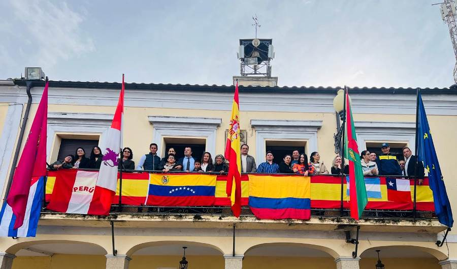 La Fuente vive una doble celebración con la Guardia Civil y sus vecinos hispanoamericanos