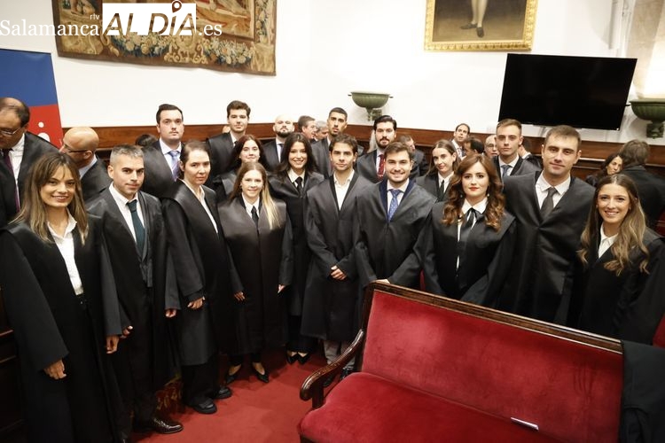Los nuevos letrados juran su cargo en el Paraninfo de la USAL 