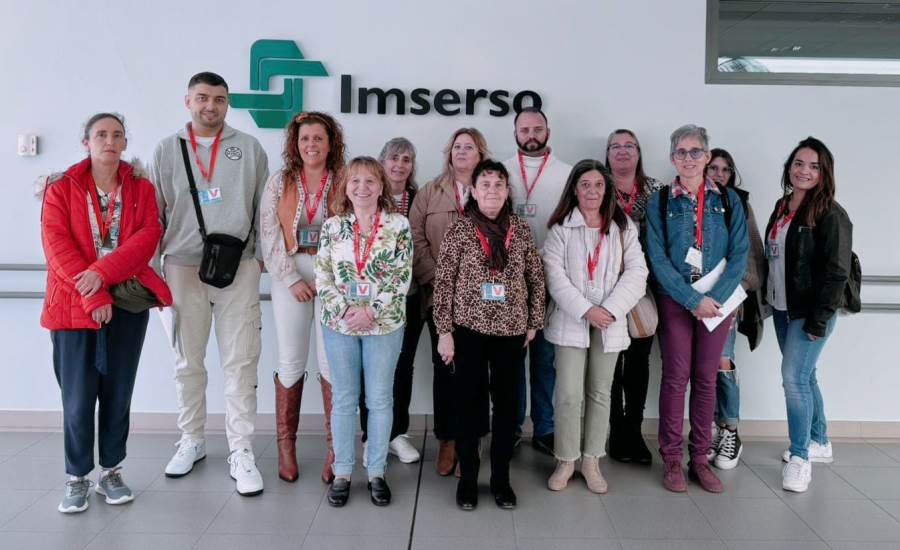 Los alumnos de la AFE Acompañados visitan el CRE Alzheimer y el CRMF de Salamanca