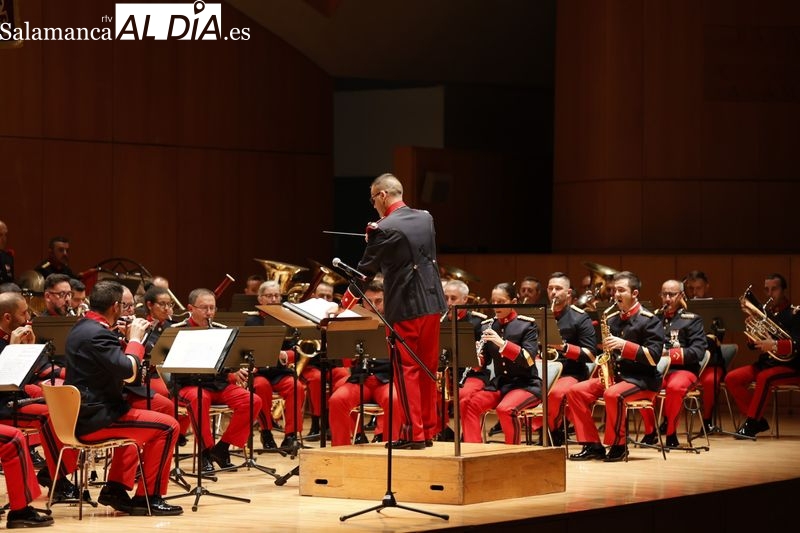 La Unidad de Música del Regimiento de Infantería Inmemorial del Rey nº 1 emociona en Salamanca (VÍDEO y FOTOS)