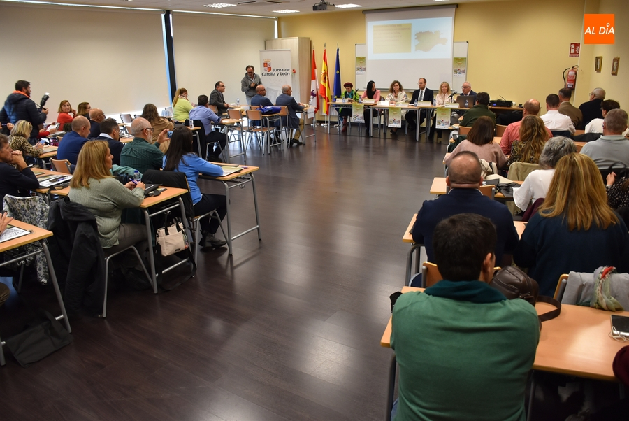 Cerca de 200 docentes ponen el foco en la Educación Rural desde Ciudad Rodrigo