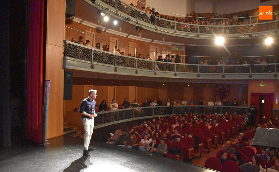 Javier Ortiz conciencia a los jóvenes mirobrigenses sobre el calvario que nadie querría vivir
