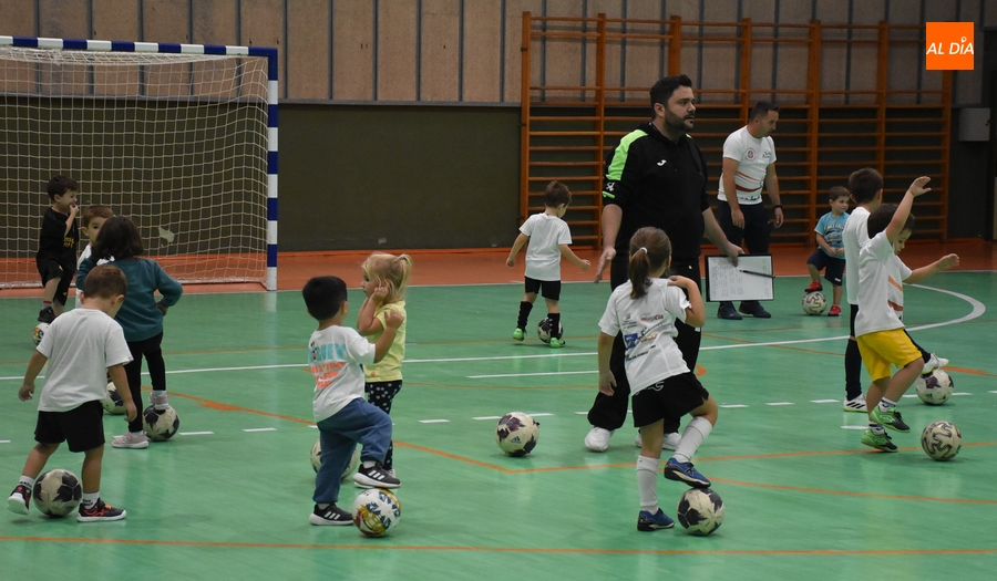 La Escuela del III Columnas inicia la temporada con al menos 25 chavales participantes