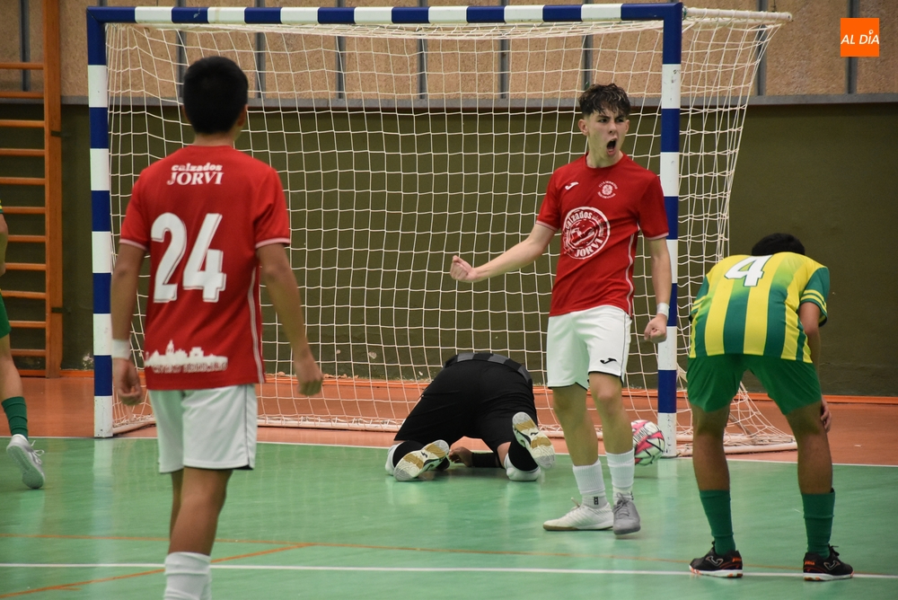 El III Cadete se impone dando una gran imagen al Sporting Nava de la Asunción