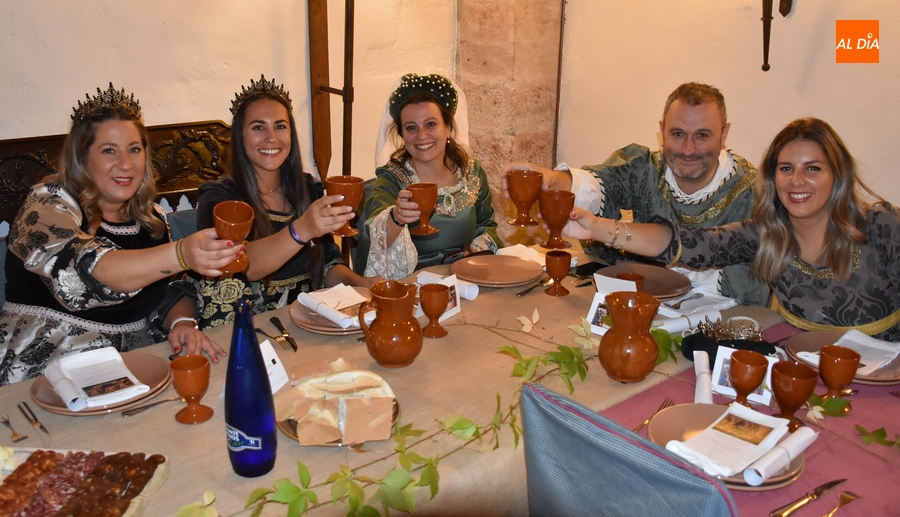 El Parador viaja a su propio pasado con la gran Cena de Gala de la Feria Medieval