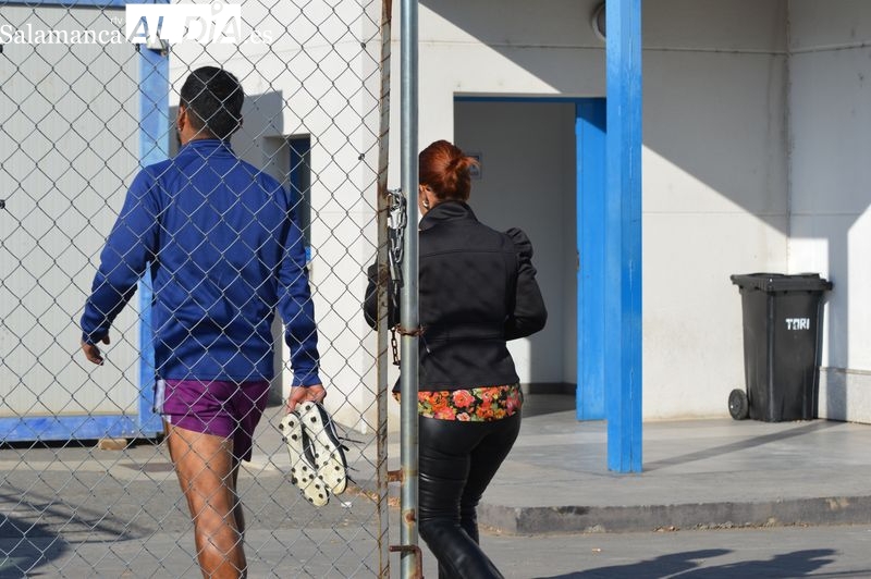 Ares se cuela entre los titulares del Salamanca UDS por las molestias de un Martín Galván que se retira del entrenamiento (GALERÍA DE FOTOS)