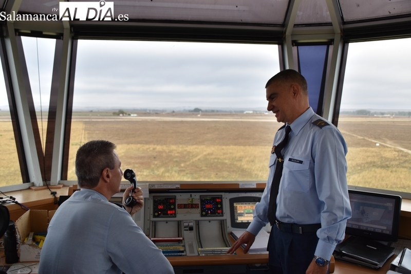 Controladores aéreos de Matacán: Garantizando la seguridad en el cielo