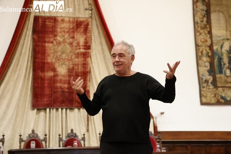 Ferran Adrià desvela ante estudiantes de la Universidad de Salamanca su metodología innovadora