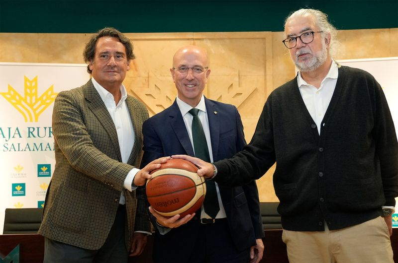 Los detalles del convenio de Caja Rural de Salamanca con la Academia Avenida - Tormes