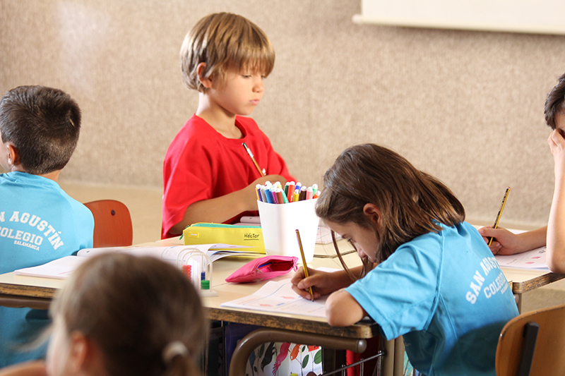 Castilla y León celebra el Día del Docente con el orgullo de estar en la élite de la Educación