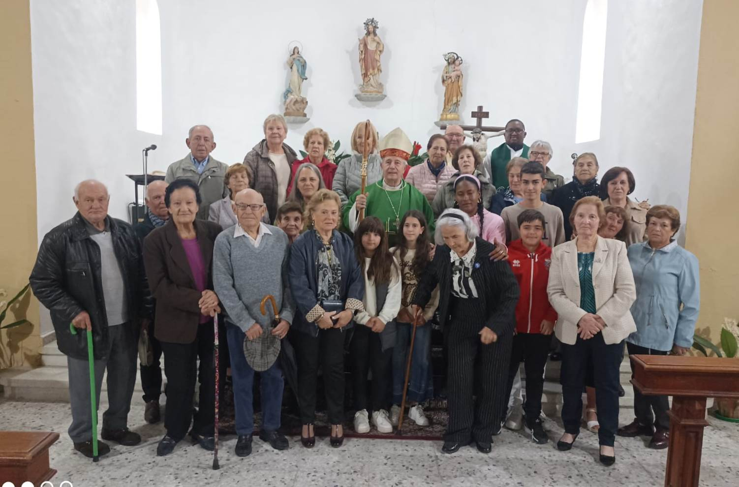 El Obispo visita a los feligreses de Casillas de Flores