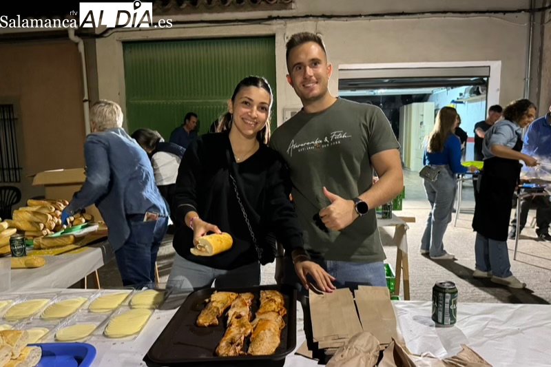 Lomo, bocadillos y buen ambiente, protagonistas del arranque de las fiestas chicas en Mancera de Abajo