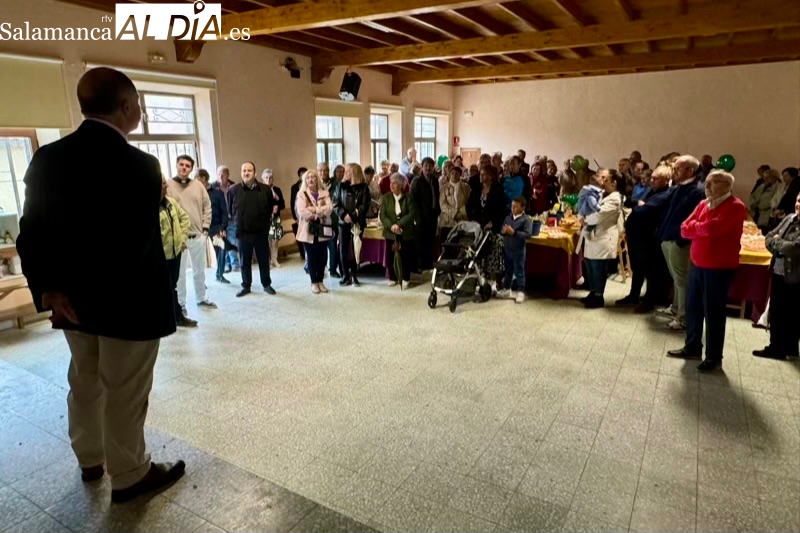 La lluvia no puede con la devoción a la Virgen del Rosario en Mancera de Abajo, haciendo masiva la despedida de sus fiestas chicas