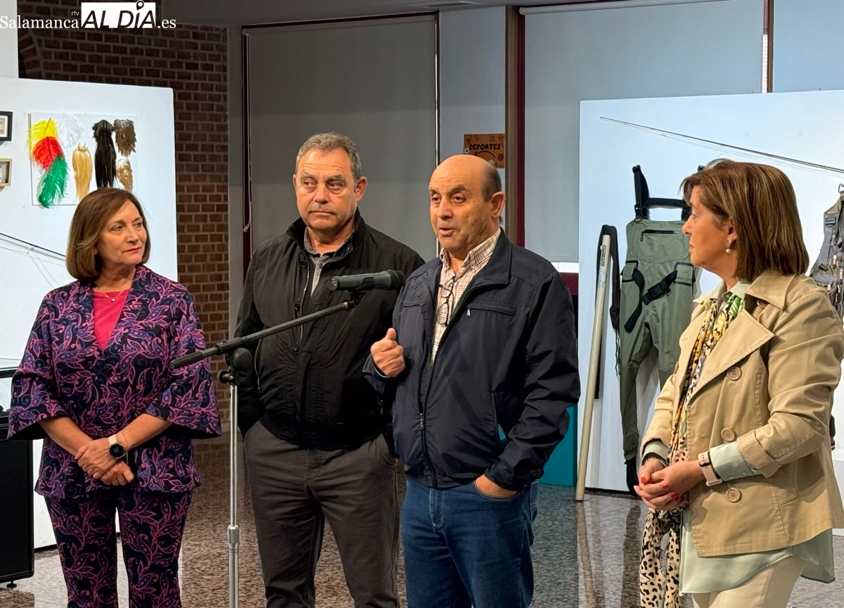 Los hermanos Paco y Tasio Redondo protagonizan la llamativa exposición ‘El arte de la pesca a mosca’ en el CDS