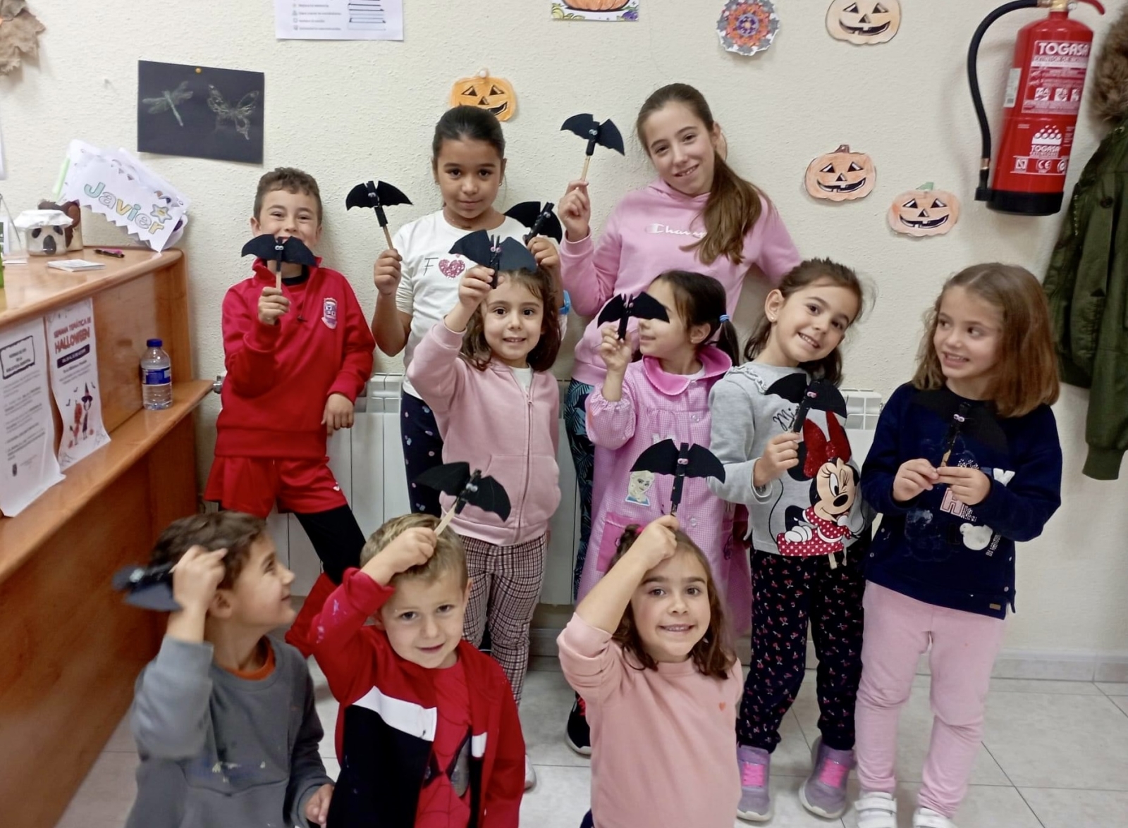 ‘Terrorífica diversión’ en el taller de manualidades de Halloween en la Biblioteca de Villoria