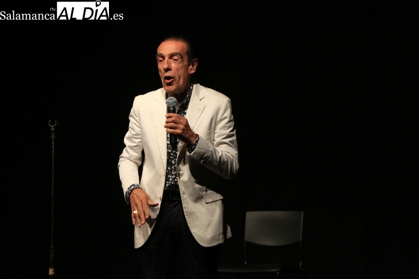 En Vitigudino disfrutan del humor de Félix ‘El Gato’