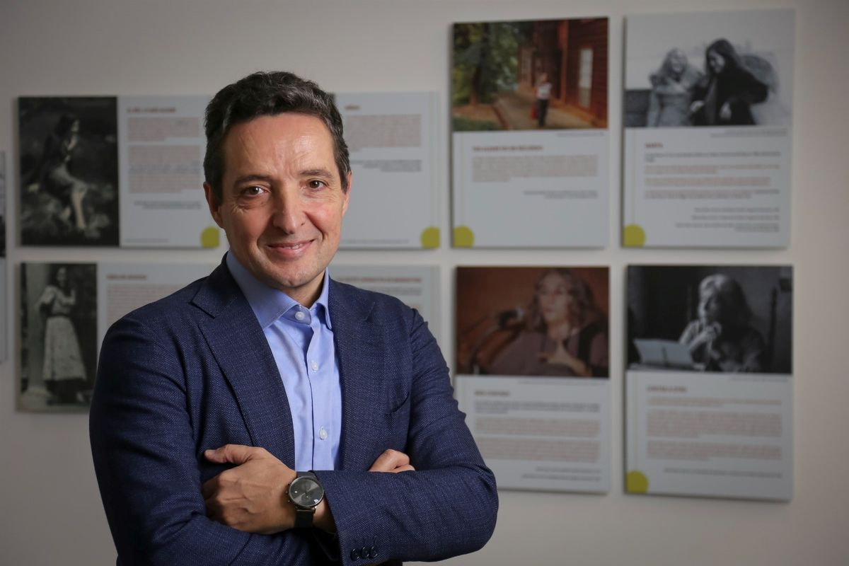 El rector de la Universidad de Salamanca, premiado por la asociación Empresa Familiar de Castilla y León