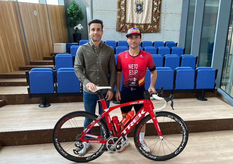 El Ayuntamiento de Guijuelo y Kike Nieto continuarán de la mano