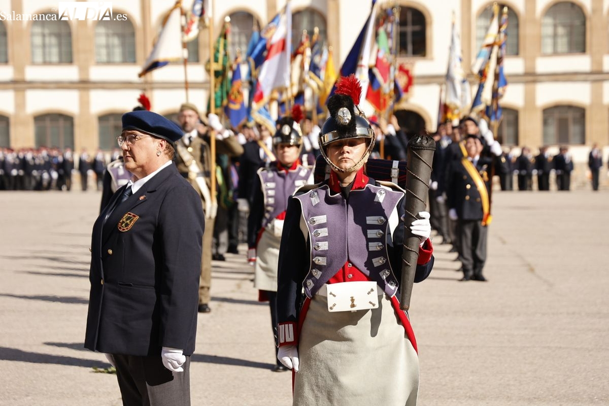 Desfile en Salamanca con la Patrulla Águila incluida por el Día del Veterano (VÍDEO y FOTOS)