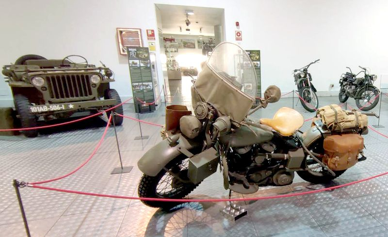 Ampliada hasta el 3 de noviembre la exposición de motocicletas militares