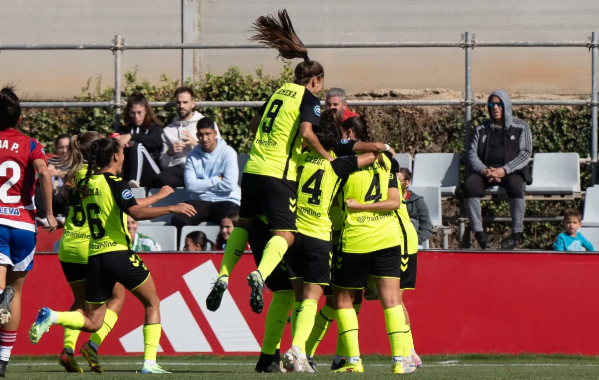 Carmen Álvarez juega sus primeros minutos tras su gravísima lesión