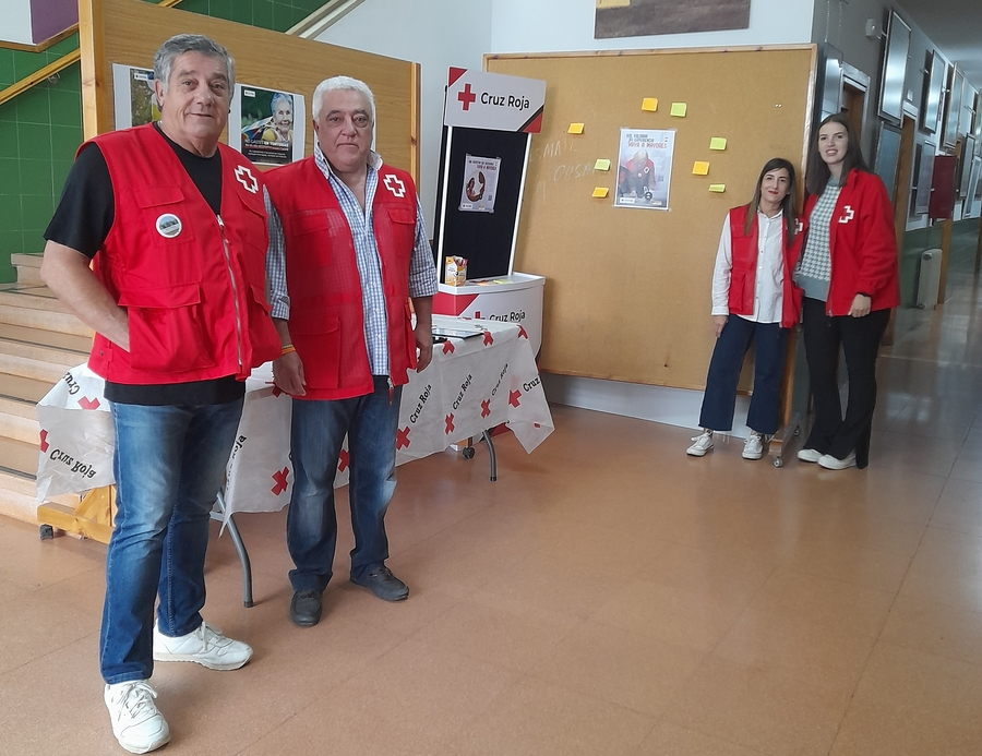 Cruz Roja conciencia a los alumnos del Fray Diego sobre la experiencia de los mayores
