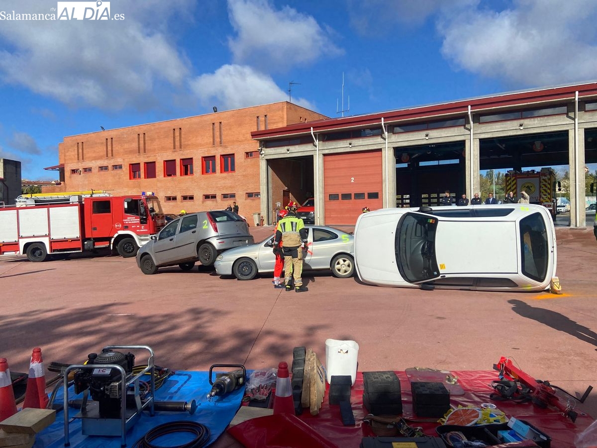 En vídeo: así es el operativo tras un accidente de tráfico con 4 vehículos implicados 