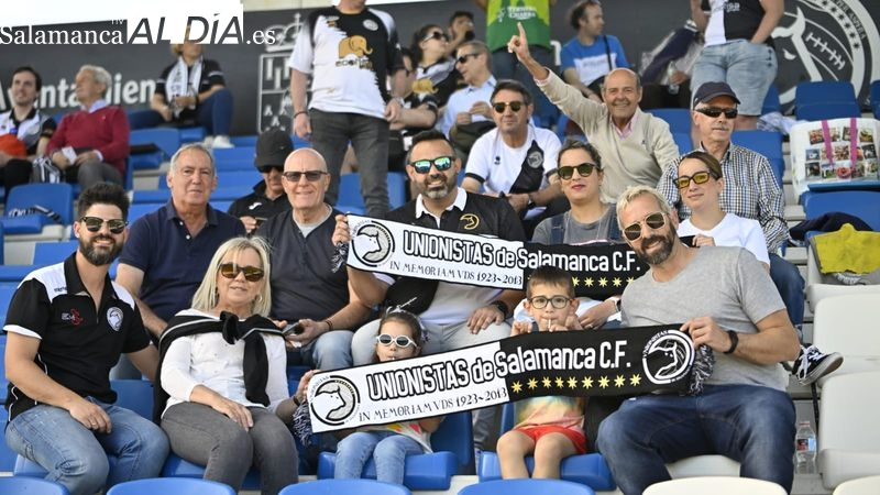 La afición de Unionistas prepara el desplazamiento a O Couto