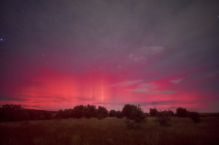 El cielo de Salamanca se tiñe de rosa con las espectaculares auroras boreales  