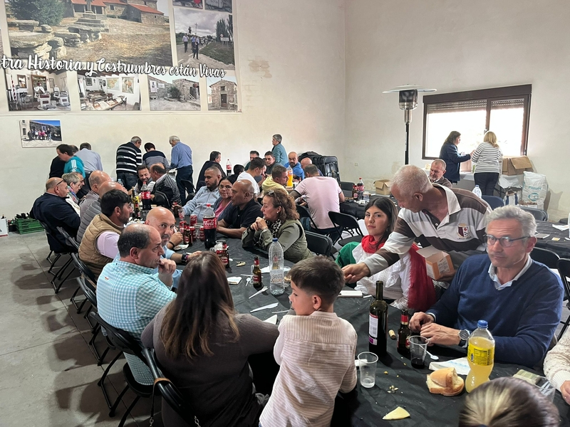 En Gejo de los Reyes celebran el día de la Virgen del Pilar con el mejor sabor de boca