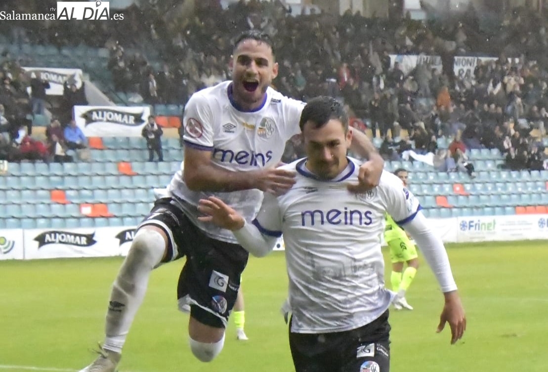 El tándem acierta con los cambios contra el Laredo y el Salamanca UDS gana por primera vez en el Helmántico con manita (5-1)