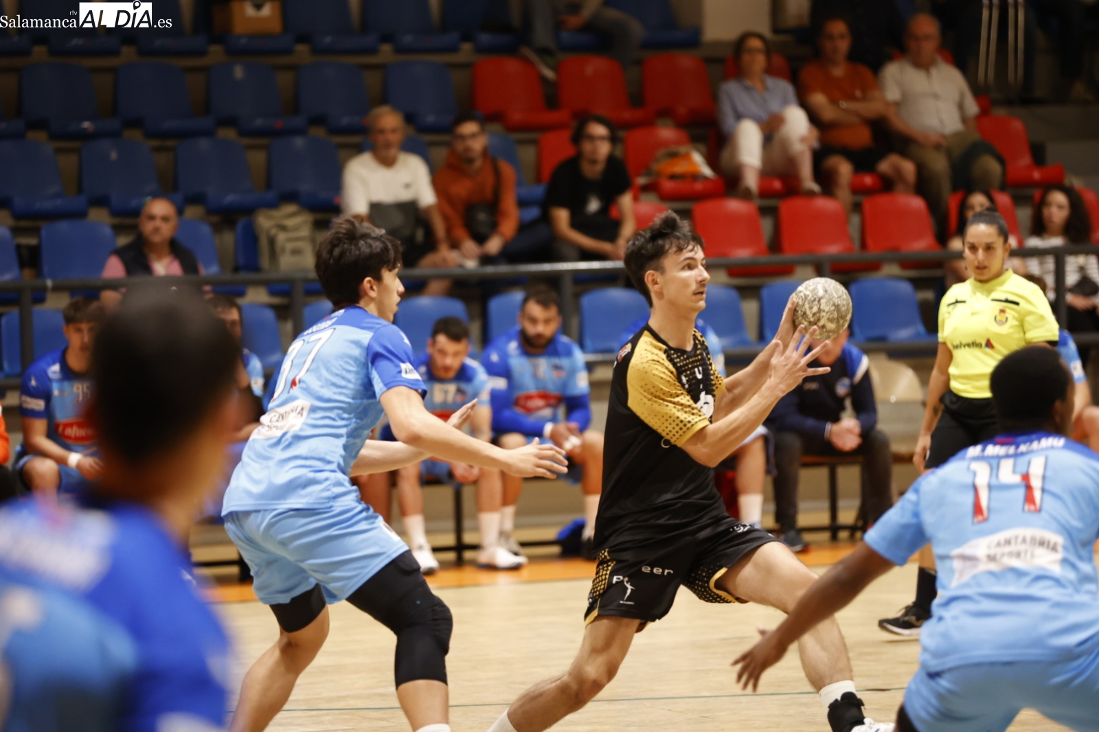 Victoria del BM Salamanca contra Lafuente Pereda (31-26)