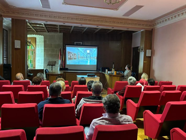 La Universidad de la Experiencia comienza con una primera promoción de 16 alumnos en la villa ducal