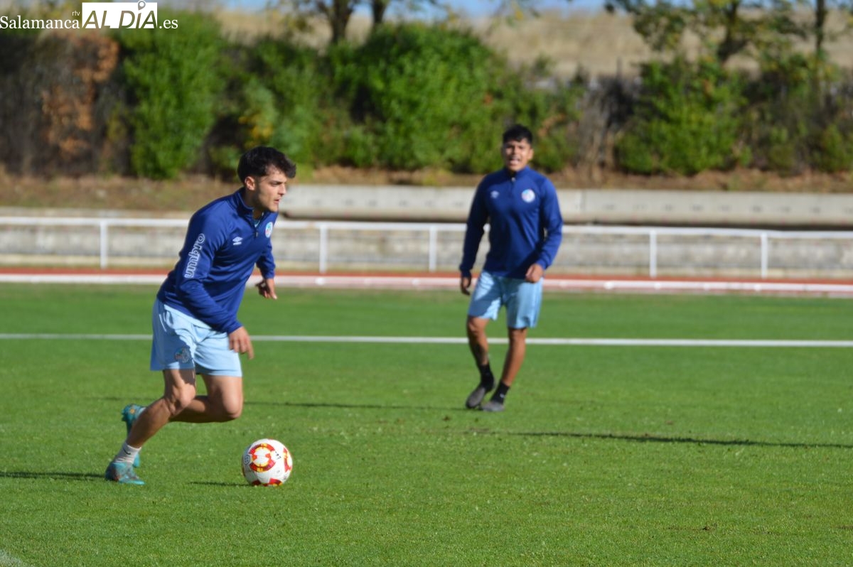 Ares gana fuerza como titular en el Salamanca UDS y el tándem ensaya con un posible cambio de esquema ante el Numancia