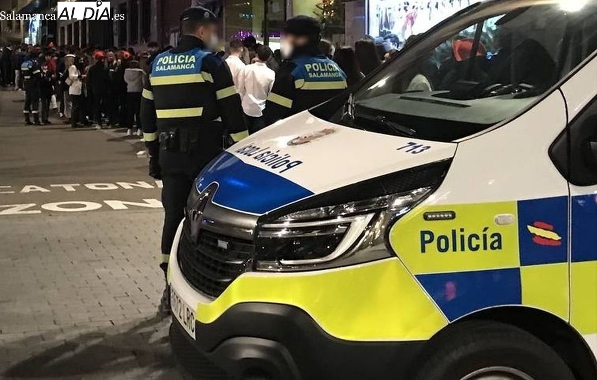 Desalojada una fiesta de estudiantes en el barrio del Oeste, tras lanzar una botella por la ventana