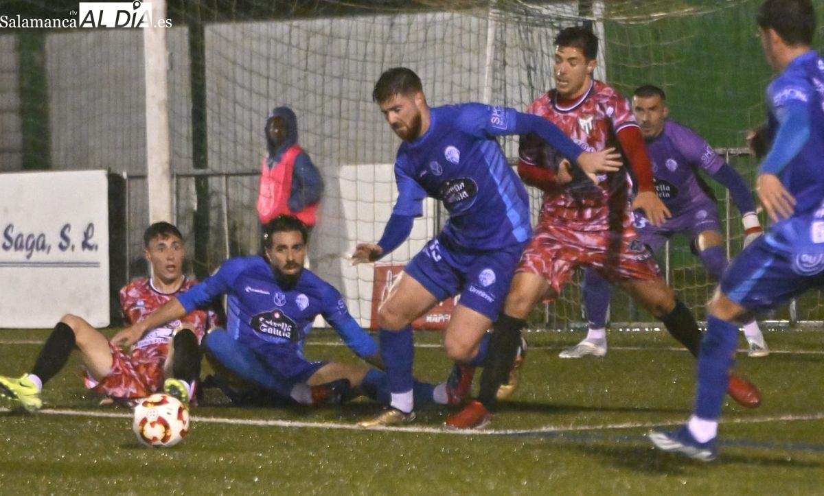 La tardía reacción del CD Guijuelo le deja sin Copa del Rey contra el Ourense y amarga el estreno de Chaquetín (1-2)