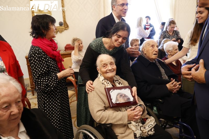 Día inolvidable para ocho personas centenarias de Salamanca