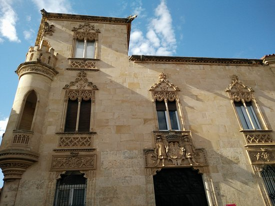 Dos particulares y una fundación optan a redactar el proyecto de rehabilitación del Palacio de Cartago