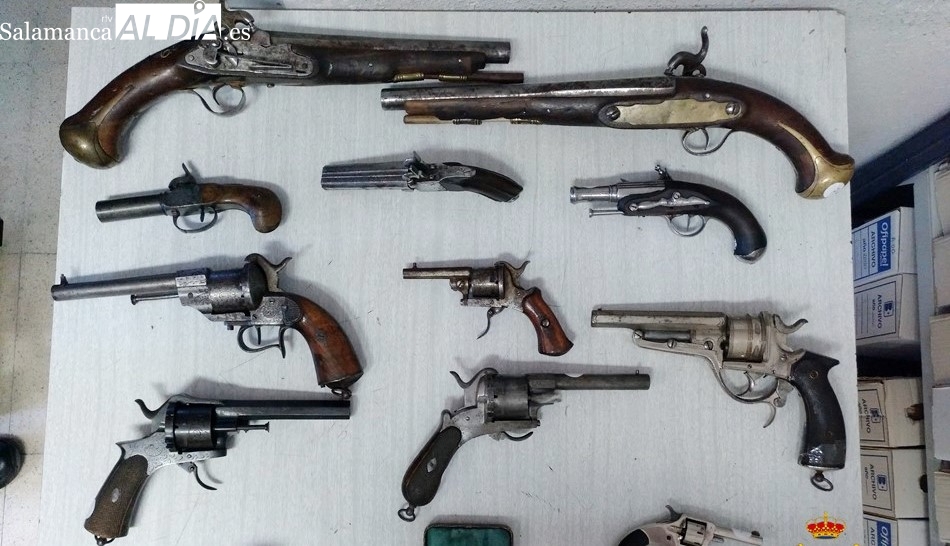 Descubren un arsenal en su domicilio tras haber disparado a su vecino