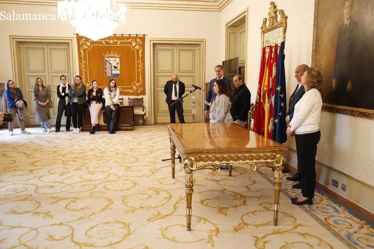 La Asociación Salud Mental Salamanca es recibida en el Ayuntamiento de Salamanca: Hay que estar cada día del año a su lado