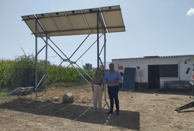 Un nuevo depósito de agua y una instalación fotovoltaica facilitan el riego en el vivero municipal de Santa Marta