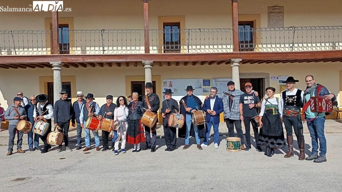 Bañobárez celebra su Fiesta Charra con tamborileros de toda la provincia