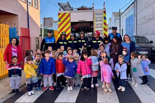 Bomberos y Policía Local desarrollan un simulacro de incendio en el CEIP Severiano Montero