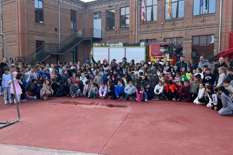 El CEIP Miguel de Unamuno vive un simulacro de incendio junto a Policía Local y Bomberos
