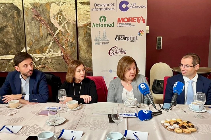 Rosa López aboga en Peñaranda por la unidad política frente a los problemas del medio rural y la despoblación