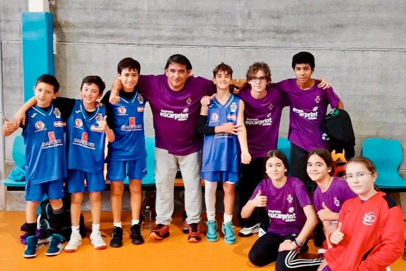 El equipo infantil de baloncesto brilla en los Juegos Escolares y hace pleno: Tres victorias en tres partidos